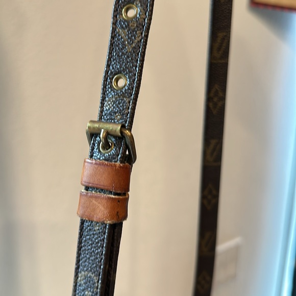 Louis Vuitton Bag - Picture 12 of 16